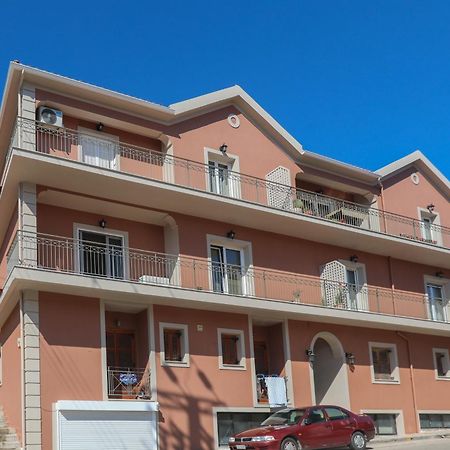 Dina Apartments Argostoli Екстер'єр фото